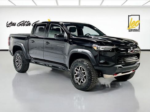 Used 2025 Chevrolet Colorado ZR2 w/ Technology Package image 3