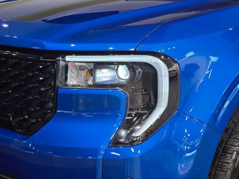 New 2025 Ford Maverick Lariat w/ Black Appearance Package image 11