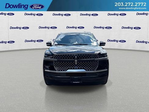 Used 2025 Lincoln Navigator L Reserve AWD/4WD image 3