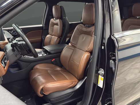 Used 2023 Lincoln Aviator Grand Touring w/ Equipment Group 301A AWD/4WD image 9