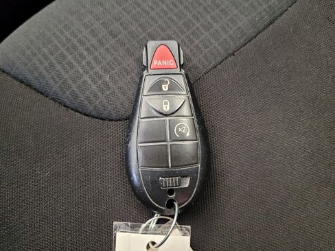 Used 2016 Jeep Cherokee Latitude w/ Cold Weather Group image 32