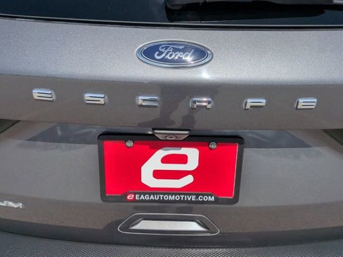 Used 2022 Ford Escape Titanium FWD image 40