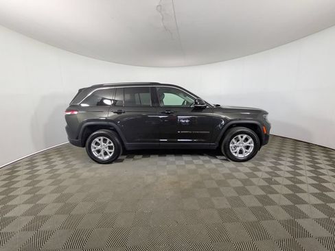Used 2024 Jeep Grand Cherokee Limited AWD/4WD image 3