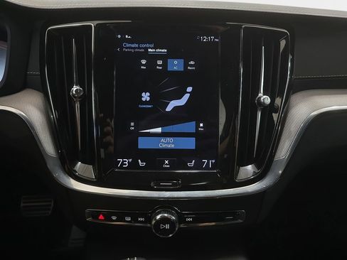 Used 2022 Volvo S60 T8 R-Design image 23