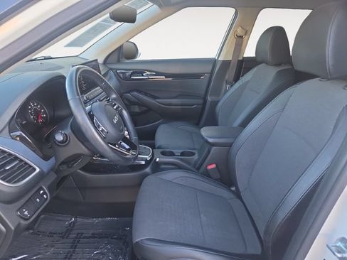 Used 2023 Kia Seltos S w/ Navigation Package FWD image 9