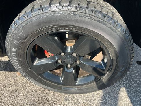 Used 2017 RAM 1500 Express w/ Black Ram 1500 Express Group AWD/4WD image 23