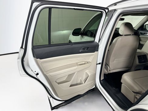 Used 2021 Volkswagen Atlas SE w/ Panoramic Sunroof Package FWD image 26