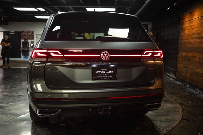 Used 2025 Volkswagen Atlas SE AWD/4WD image 6