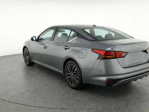 Used 2025 Nissan Altima 2.5 SV FWD image 6