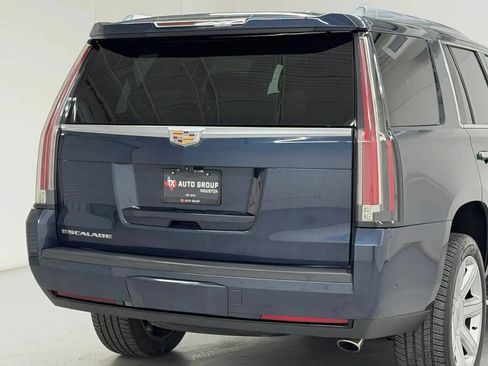 Used 2019 Cadillac Escalade Luxury RWD image 37