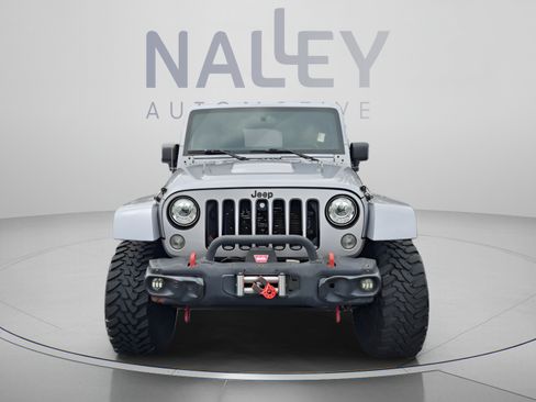 Used 2017 Jeep Wrangler Unlimited Sahara AWD/4WD image 8