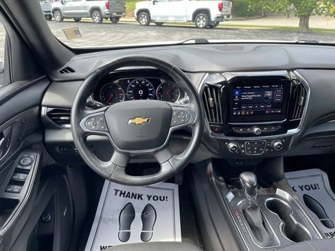 Used 2022 Chevrolet Traverse Premier AWD/4WD image 17