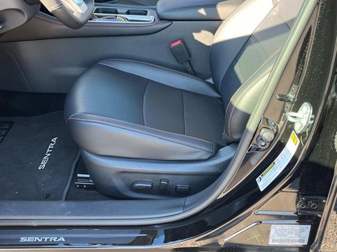 Certified 2025 Nissan Sentra SR w/ SR Premium Package image 30