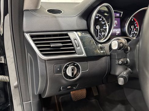 Used 2016 Mercedes-Benz GL 450 4MATIC image 27