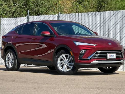 Used 2024 Buick Envista Preferred w/ Convenience I Package image 2