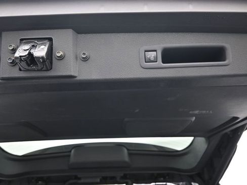 Certified 2025 Toyota Sienna XLE image 37