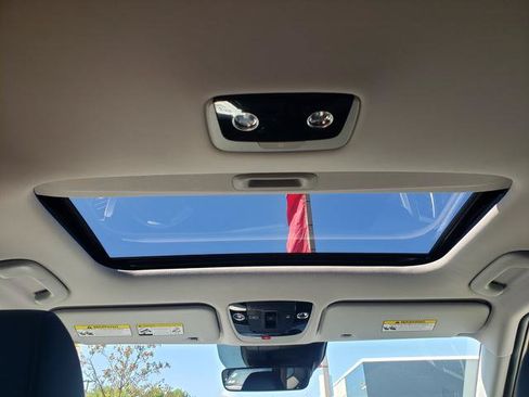 Certified 2024 Kia Seltos SX w/ SX Sunroof Package AWD/4WD image 15