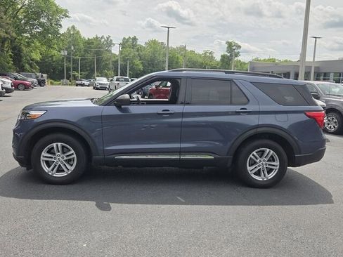 Used 2021 Ford Explorer XLT w/ Equipment Group 202A AWD/4WD image 5