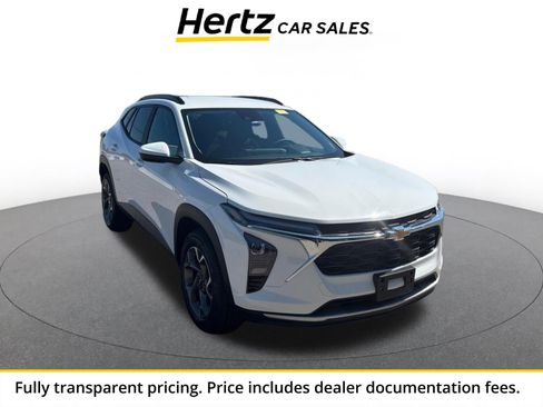 Used 2025 Chevrolet Trax LT FWD image 1