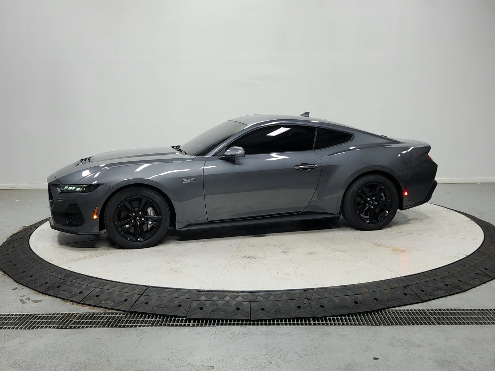 Used 2026 Ford Mustang GT RWD image 5