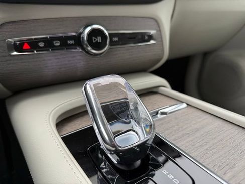 Certified 2023 Volvo XC90 T8 Ultimate w/ Protection Package Premier image 25