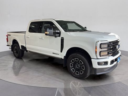 Used 2026 Ford F250 Platinum AWD/4WD image 9