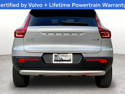 Used 2025 Volvo XC40 B5 Plus AWD/4WD image 5