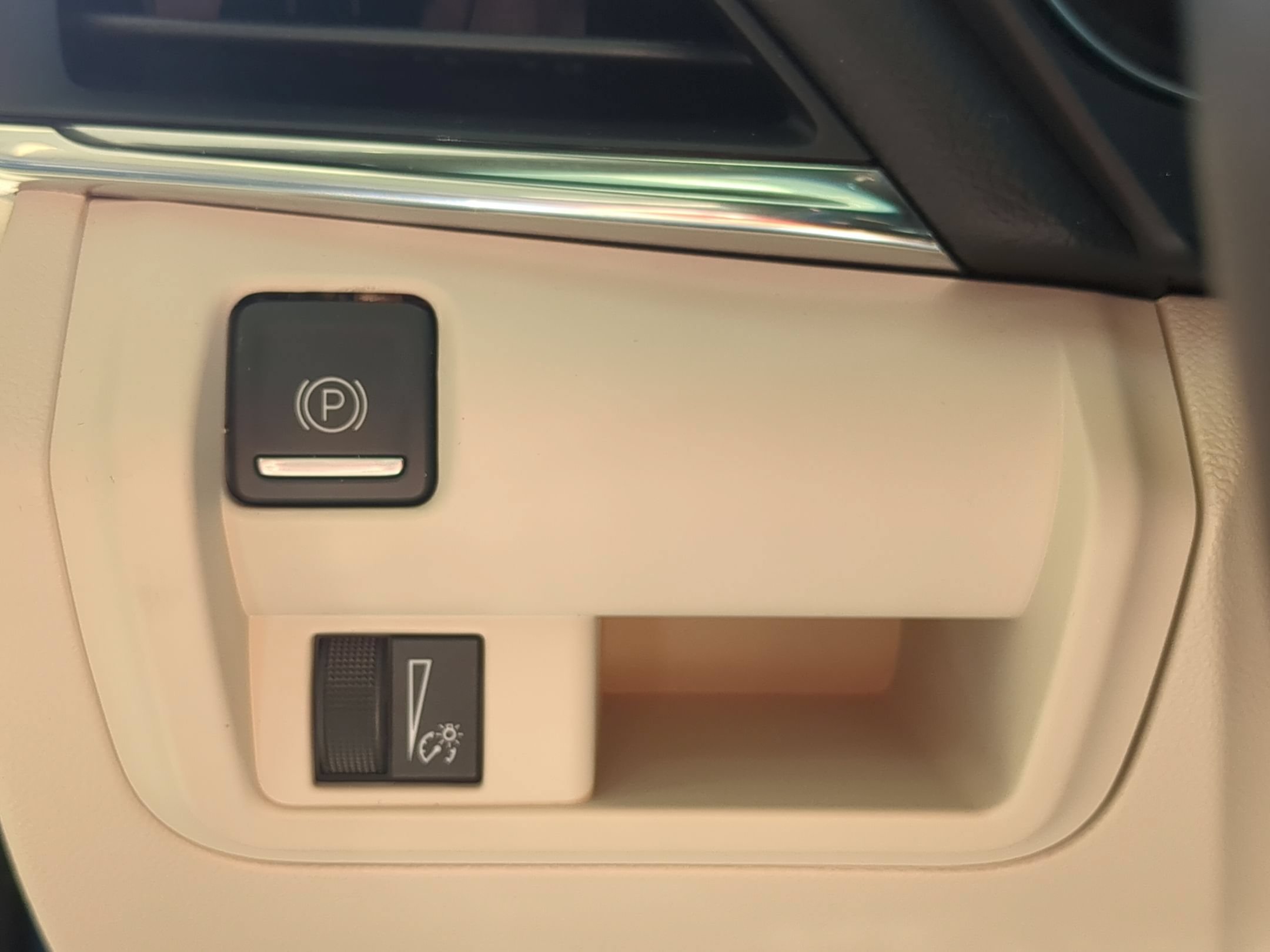 Certified 2022 Cadillac CT4 Premium Luxury RWD image 11