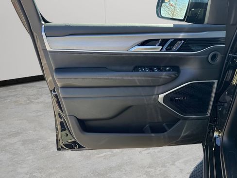 New 2026 Jeep Grand Wagoneer Limited image 25