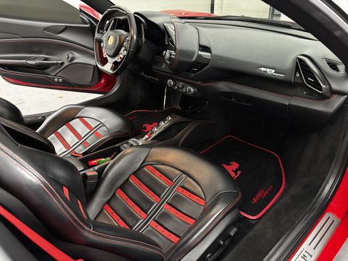 Used 2019 Ferrari 488 Spider RWD image 18