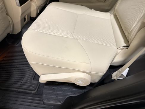 Used 2023 Lexus GX 460 Premium AWD/4WD image 22