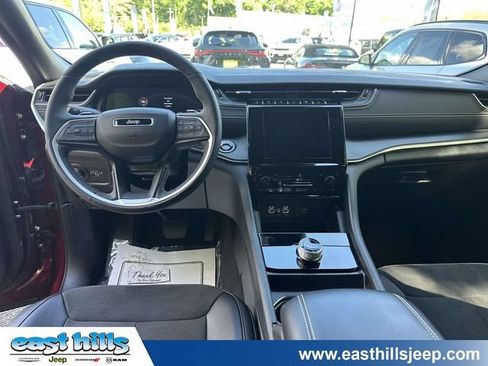 Certified 2024 Jeep Grand Cherokee Altitude AWD/4WD image 19