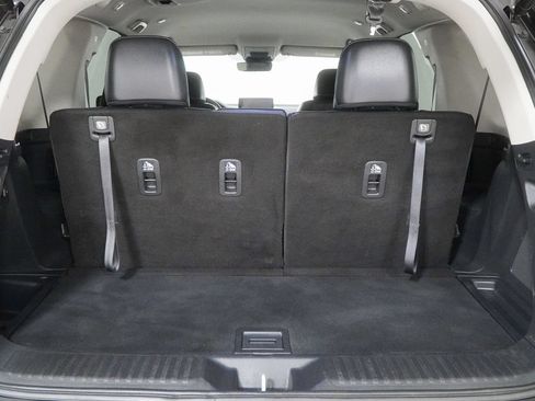 Used 2025 Honda Pilot EX-L image 10