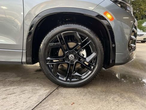 New 2026 Volkswagen Tiguan SE R-Line FWD image 8