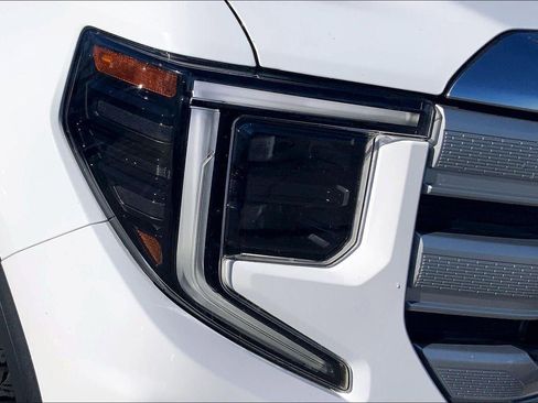 Used 2022 GMC Sierra 1500 SLE image 26