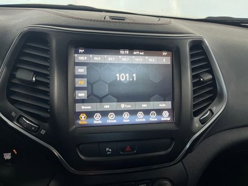 Used 2020 Jeep Cherokee Trailhawk w/ Cold Weather Group image 70