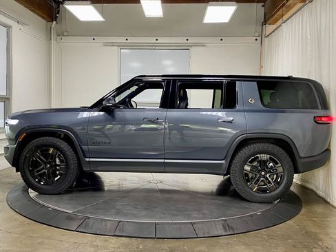 Used 2025 Rivian R1S Adventure AWD/4WD image 5