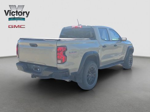 Used 2024 Chevrolet Colorado Trail Boss w/ Technology Package AWD/4WD image 17