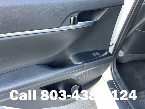 Used 2020 Toyota Camry SE FWD image 13