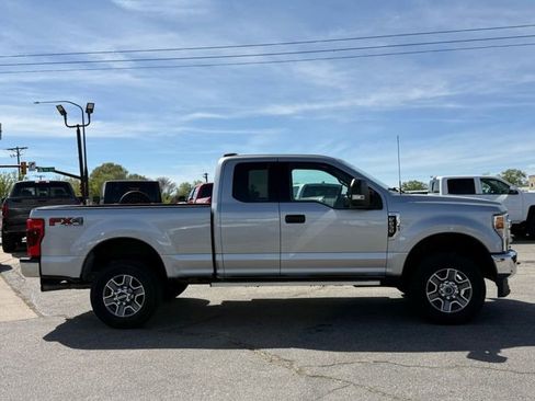 Used 2022 Ford F250 XLT w/ FX4 Off-Road Package image 5