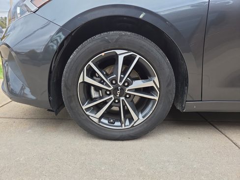 Used 2024 Kia Forte LXS image 11