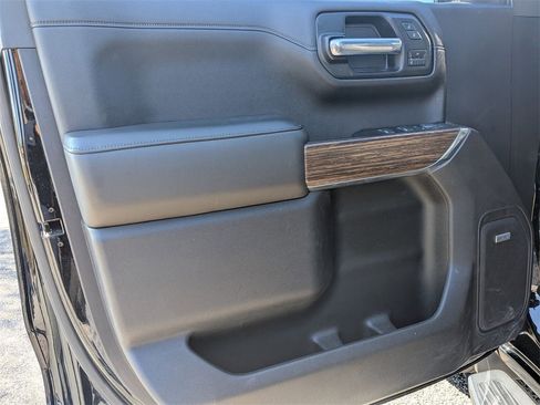 Used 2020 Chevrolet Silverado 1500 High Country w/ Technology Package image 13