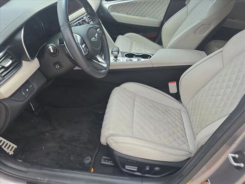 Used 2022 Genesis G70 3.3T RWD image 9