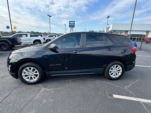 Used 2020 Chevrolet Equinox LS w/ LPO, Floor Liner Package image 9