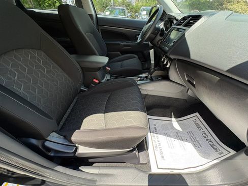 Used 2025 Mitsubishi Outlander Sport AWD image 9