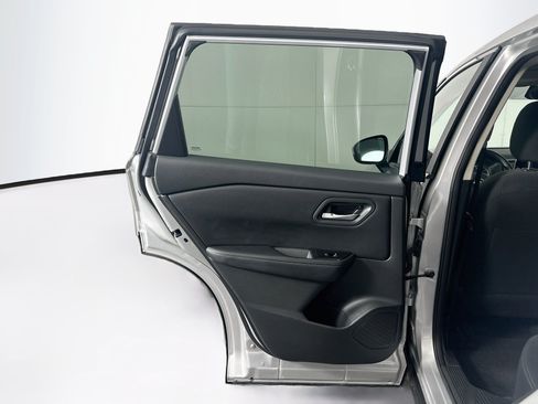 Used 2024 Nissan Rogue SV FWD image 25