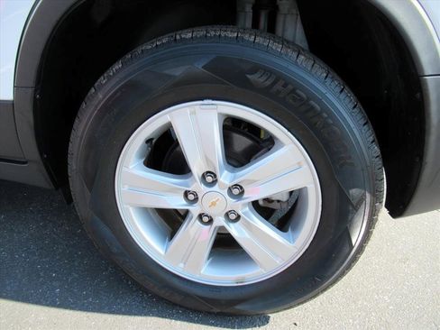 Certified 2022 Chevrolet Trax LT w/ LT Convenience Package AWD/4WD image 11