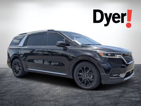 Used 2024 Kia Carnival SX FWD image 1