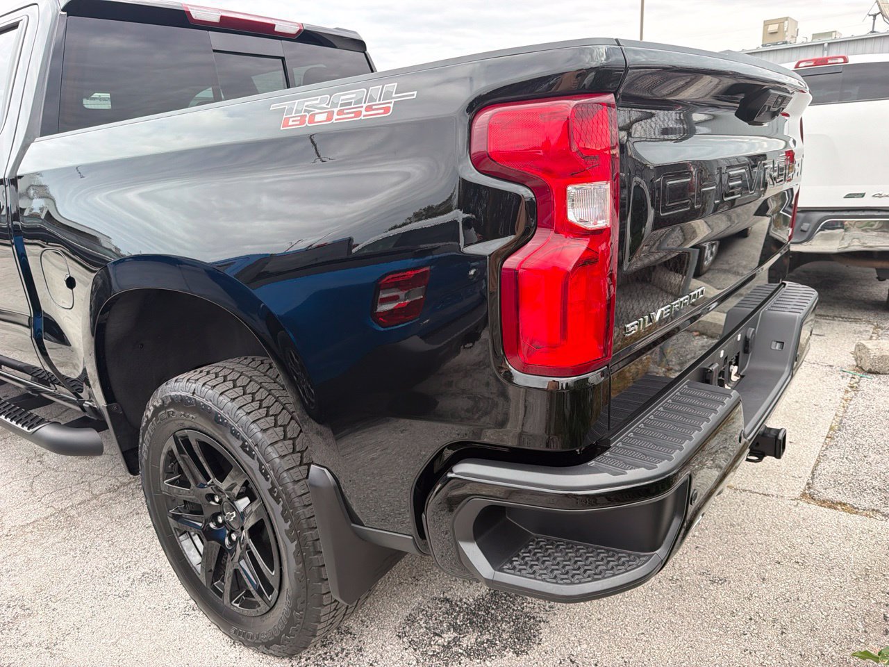 Used 2026 Chevrolet Silverado 1500 LT Trail Boss w/ LT Trail Boss Premium Package AWD/4WD image 7