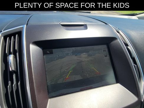 Used 2015 Ford Edge Titanium FWD image 26